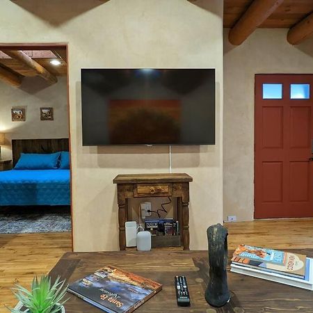 Magical Santa Fe Stay, Minutes From Town Square, Sleeps 4, Includes Free Parking And Outdoor Hot Tub! Esterno foto
