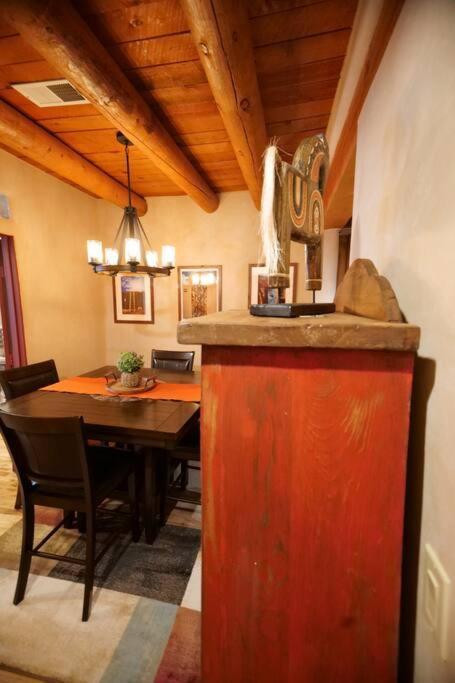 Magical Santa Fe Stay, Minutes From Town Square, Sleeps 4, Includes Free Parking And Outdoor Hot Tub! Esterno foto