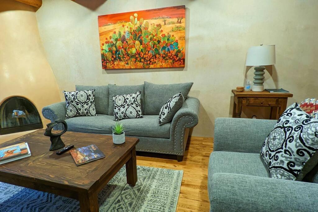 Magical Santa Fe Stay, Minutes From Town Square, Sleeps 4, Includes Free Parking And Outdoor Hot Tub! Esterno foto