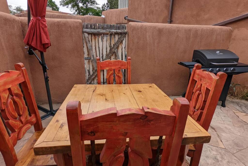 Magical Santa Fe Stay, Minutes From Town Square, Sleeps 4, Includes Free Parking And Outdoor Hot Tub! Esterno foto